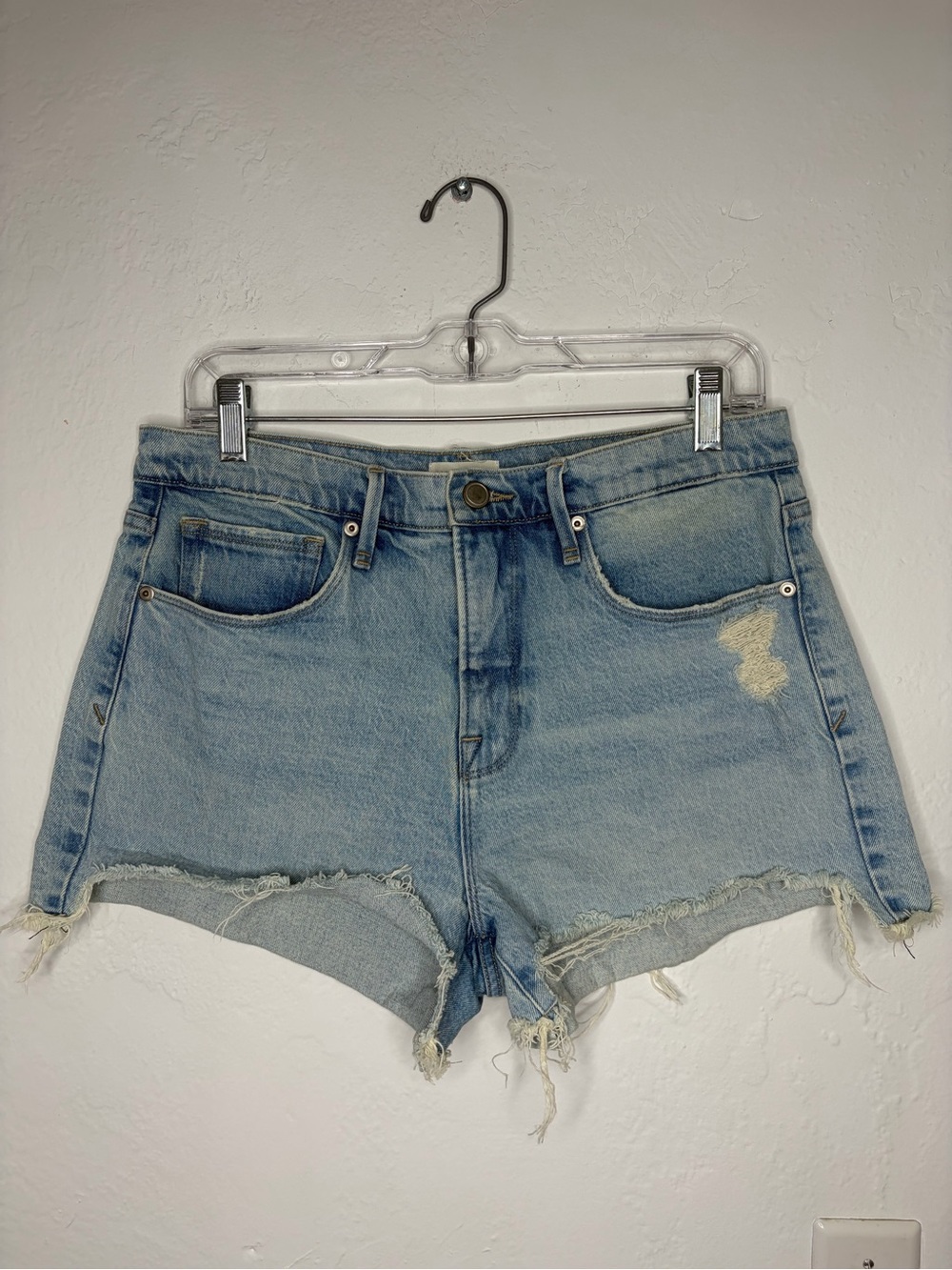Good American Jean Shorts Women’s Size 6/28  Distressed Cut Off Denim 90's.